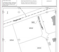 Le terrain est le 1013, le nord est indiqu&eacute; en haut gauche, la maison sera environ 
sud   12&deg;. Sur une prochaine photo je la positionnerais