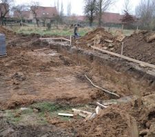 Fondations côté droit de la maison