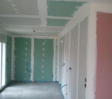 Maison A : les bandes du placo