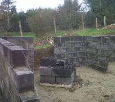 Vide sanitaire, reste 2 rangs de parpaings à monter