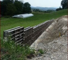 Le mur de souténement pour notre chemin