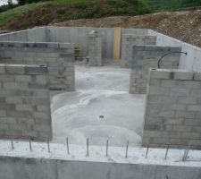 Le sous sol au dond deux cave en gravier pour conservation du vin et des l&eacute;gumes