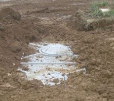 Terrassement en cours,récupérateur d'eau enfoui