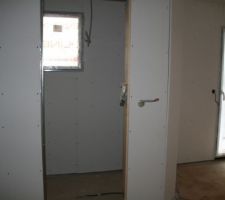 Entrée de la salle d'eau parents