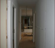 Vue depuis le fond du couloir