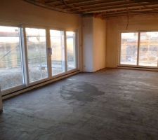 Ragréage du rez de chaussée: vue sur la salle à manger