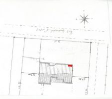 Emplacement à 12 mètres de la route