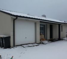 1er jour de neige sur notre maison!