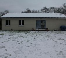 1er jour de neige sur notre maison!