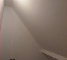 Dressing sous couche peinture aux murs et peinture de finition au plafond ...