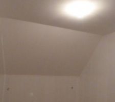 Chambre parentale peinture finition plafond et sous couche aux murs