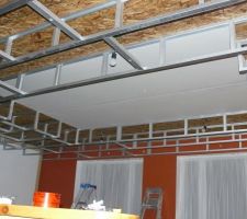 D&eacute;but du plaquage sur la hauteur du plafond initiale