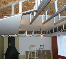 Plaquage du reste &ccedil;&agrave; avance pas mal avec ces plaque de 3.66 m de long ^^