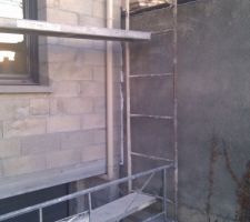 Isolant entre la maison et le garage du voisin