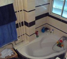 Photos d'ensemble de la SdB (depuis le coin au dessus du lavabo)