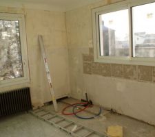 Grande sdb se prépare a être carrelée