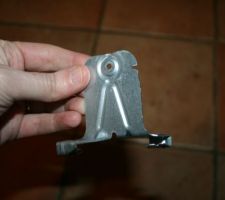 La petite patte mise par d&eacute;faut sur les maisons ph&eacute;nix non BBC (marque Etanco).