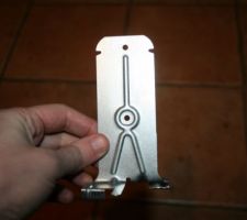 Voila la grande patte de la marque Etanco pour une isolation plus epaisse.