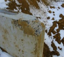 Le mur de soutenement à encore souffert avec le rembaiement chez le voisin....
