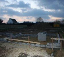 Premiers parpaings pleins