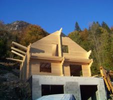 L'état de la maison fin octobre et depuis elle est toujours comme ça... sous la neigen la pluie, etc.