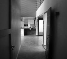 Couloir rez donnant sur sejour