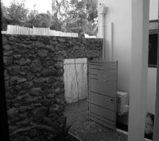 Portillon d'entr&eacute;e de la maison