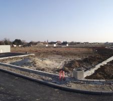 Photo du terrain avec une delimitation trac&eacute;e &agrave; la main