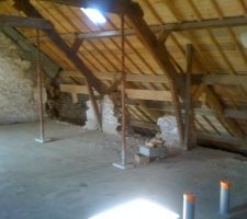 D&eacute;molition du haut du mur de refent.