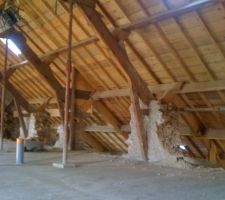 D&eacute;molition du haut du mur de refent.