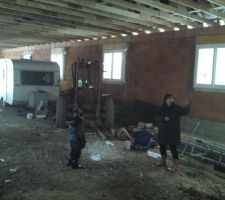 La visite de madame et le petit chef de chantier