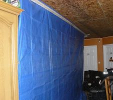 Baches pour isoler le reste de la maison de toute la poussiere