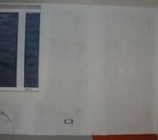 Les mur sont presque finis aussi juste quelques détails a régler au projecteur pour la perfection des reprises de joint