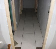 Pos&eacute; scell&eacute; avec barbotine
Carrelage 40*40