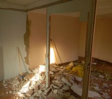 Chambre enfant, avec le palier avec arrière plan