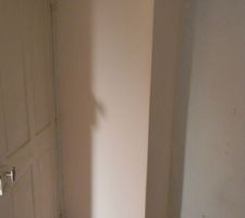 Mur qui entoure le conduit de la chambre enfant fini!