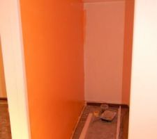 Bureau dans la chambre adulte
