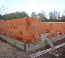 Début du montage des murs