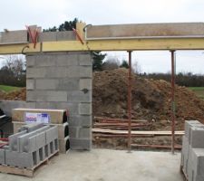 Baie du salon et fen&ecirc;tre de la cuisine