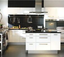 Style de cuisine retenu : "Faktum Abstrakt" d'Ikea