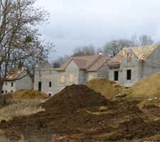 Une vue vers la maison,ça commence à se remplir.