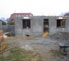 Fin du rez de chauss&eacute;e.