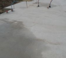 Vachement sèche la dalle....pfff.
Une vraie piscine à certains endroit...c'est pas sensée être une surface plane?