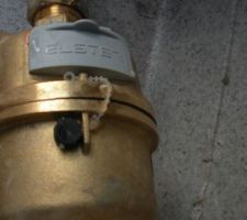 Le compteur d'eau, posé 10 jours avant n'a pas tenu le choc du froid ! grrrr