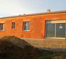 Face arri&egrave;re la baies vitr&eacute;e