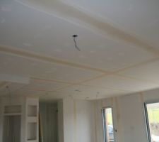 Plafond de la pi&egrave;ce de vie : 1&egrave;re couche de joints