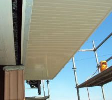 Mise en place de la frisette en PVC blanc