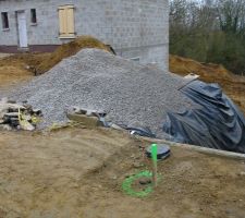 Les 10 tonnes de gravier près à en decoudre !!