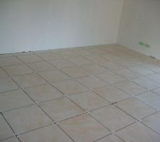 D&eacute;but pose carrelage s&eacute;jour