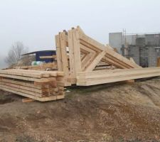 La charpente arrive!!